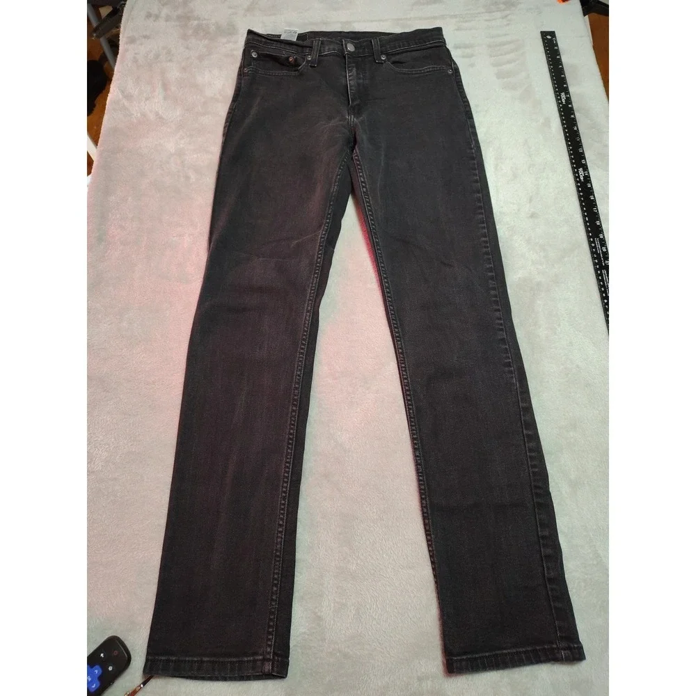 Levis please measure